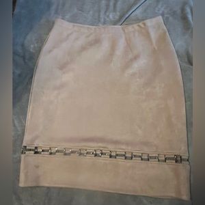 Mini skirt with chain connect bottom.